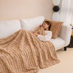 1pc Modern Cut Design Chunky Throw Blanket