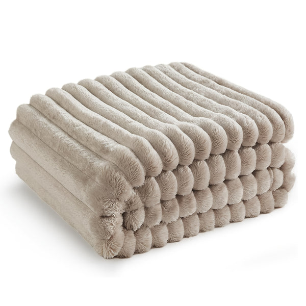 1pc Thickened Blanket Soft And Comfortable Faux Rabbit Hair Reversible Blanket Thermal Blanket Nap Blanket Air Conditioning Blanket Office Outdoor Camping Gift Blanket Perfect for All Seasons