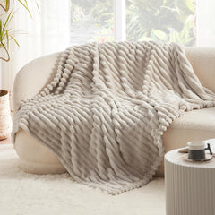 1pc Thickened Blanket Soft And Comfortable Faux Rabbit Hair Reversible Blanket Thermal Blanket Nap Blanket Air Conditioning Blanket Office Outdoor Camping Gift Blanket Perfect for All Seasons