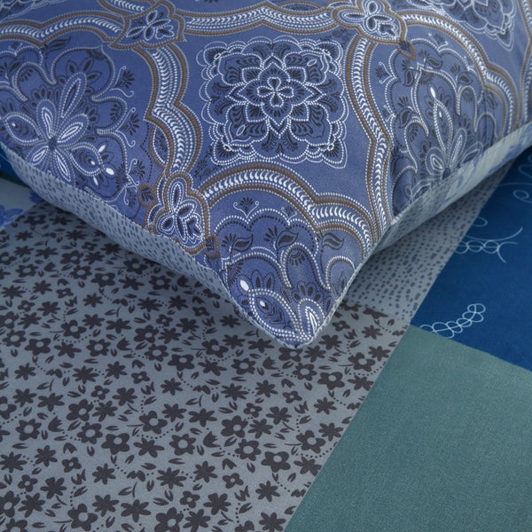 Luxury 4pcs Ditsy Floral Print Duvet Cover & Fitted Sheet Set – Modern Printed Geometric Reversible Microfiber Bedding Set with Pillowcases, Breathable, Fade Resistant, Easy Care, Available For Single, Double & king Bed
