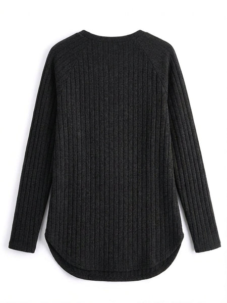 Ladies' Basic Long-Sleeve Sweater, Loose-Fit Top with Elegant Crew Neck.