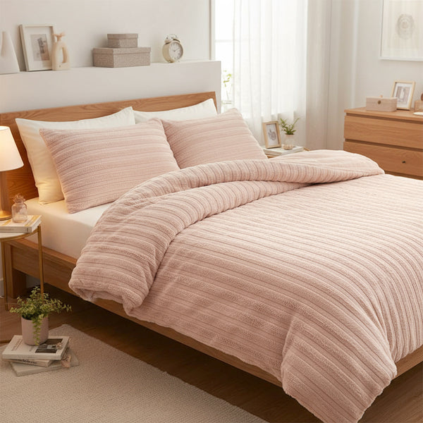 3pcs Faux Rabbit Plush Bedding Set, Soft Fluffy Comfortable Thicken Warm Autumn-Winter Duvet Cover & Pillowcase Set, Machine Washable, Ideal for Hotel, Guest Room, Bedroom, Home Use,Christmas Presents, Single/Double/King/Super King Size (1*Duvet Cover + 2