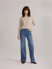 Ladies' Basic Long-Sleeve Sweater, Loose-Fit Top with Elegant Crew Neck.