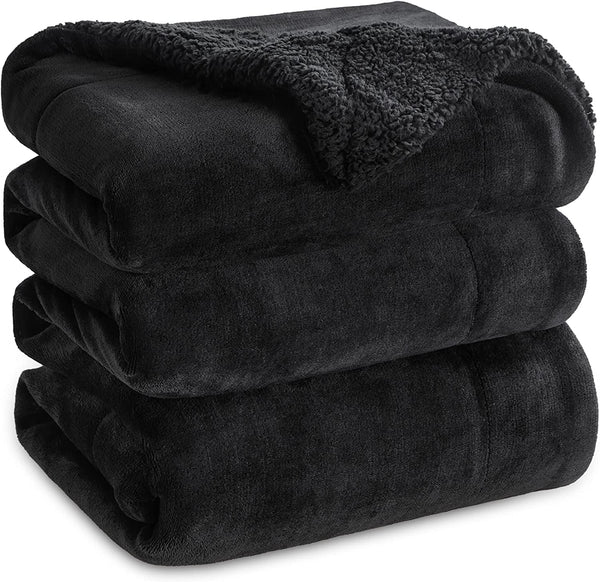 Bedsure Sherpa Fleece Throw Blanket - Fluffy Microfiber Solid Blankets for Bed and Couch Double/Twin Size, Silver Grey, 150X200Cm