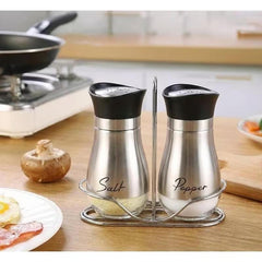 4pcs Set (2 Bottles + 2 Caps) of Adorable Glass Salt And Pepper Shakers. 4 Oz (Approx. 113.4G) Glass Salt And Pepper Shakers with Stainless Steel Caps, Suitable for Kitchen Dining Tables, Rvs, Camping, And Bbqs. Condiment Bottles, Salt And Pepper Shakers.