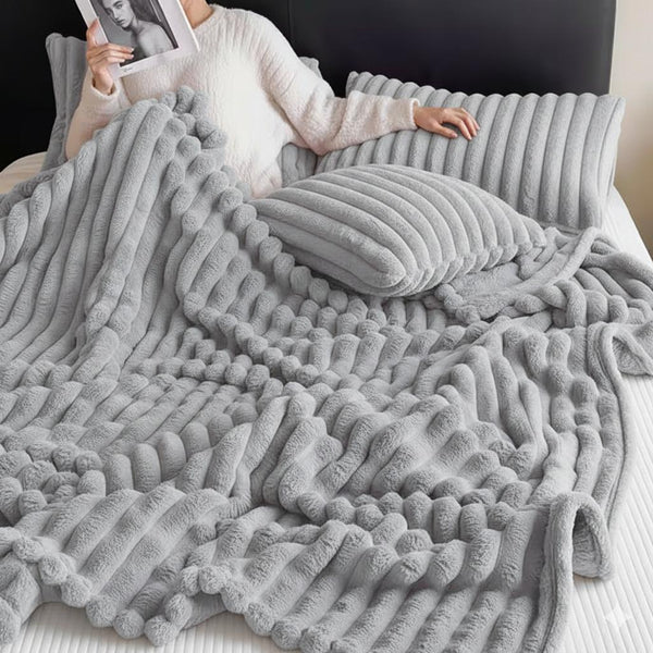 Traditional-Style Plush Double-Layer Leisure Fur Throw Blanket | Soft, Warm & Cozy for Couch, Bed, Office, and Travel - Ideal for Air Conditioning, Travel, and Siesta Use, Christmas Present, Champagne Polyester