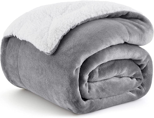 Bedsure Sherpa Fleece Throw Blanket - Fluffy Microfiber Solid Blankets for Bed and Couch Double/Twin Size, Silver Grey, 150X200Cm