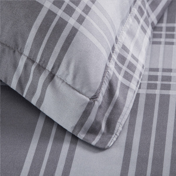 3-Piece Check Duvet Cover Set – Wrinkle-Resistant Modern Design, Ultra-Soft & Smooth Microfiber Bedding, All-Season Comfort, Machine Washable with Pillowcases, Available in All Sizes
