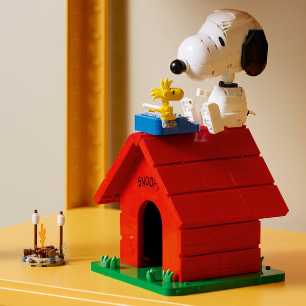 LEGO Ideas Peanuts: Snoopy'S Doghouse - Model 21368 (18+ Years)