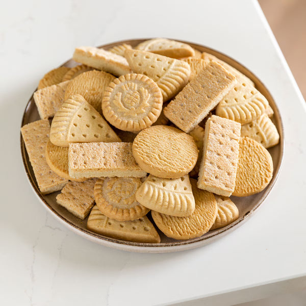 Kirkland Signature Walkers Premium Shortbread Selection, 2.1Kg Tin