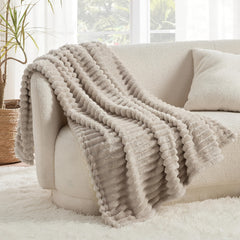 1pc Thickened Blanket Soft And Comfortable Faux Rabbit Hair Reversible Blanket Thermal Blanket Nap Blanket Air Conditioning Blanket Office Outdoor Camping Gift Blanket Perfect for All Seasons