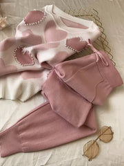 Women'S Korean-Style Heart-Shaped Printed Set - Short-Sleeved Beaded Top And Sweatpants, Casual Elegant Heart Pattern Outfit, Round Neck with Pockets, Casual Wear/Elegant /Beaded Details, Sweater Set