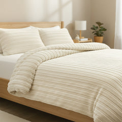 3pcs Faux Rabbit Plush Bedding Set, Soft Fluffy Comfortable Thicken Warm Autumn-Winter Duvet Cover & Pillowcase Set, Machine Washable, Ideal for Hotel, Guest Room, Bedroom, Home Use,Christmas Presents, Single/Double/King/Super King Size (1*Duvet Cover + 2