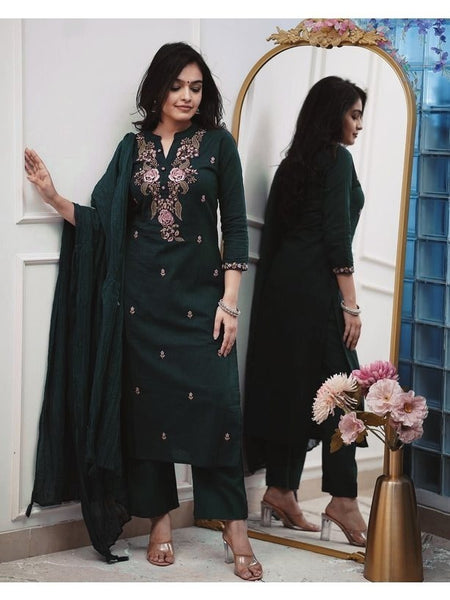 Women'S Embroidered Neck Kurta Set with Pant And Plain Dupatta