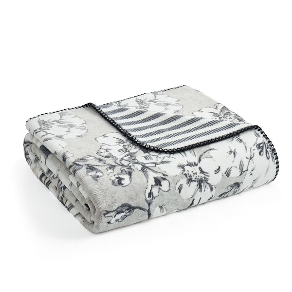 Casual Living Reversible Plush Throw 127 X 177 Cm, in Black and White