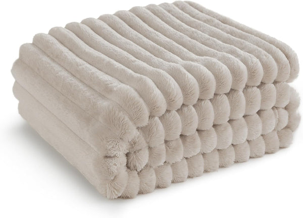 Bedsure Fleece Throw Blanket for Sofa - Fluffy Cosy Warm Blankets for Bed, Soft Cute Single Throw Gifts for Women and Girls, off White, 130X170 Cm