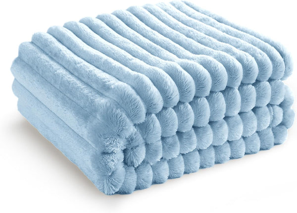 Bedsure Fleece Throw Blanket for Sofa - Fluffy Cosy Warm Blankets for Bed, Soft Cute Single Throw Gifts for Women and Girls, off White, 130X170 Cm