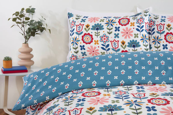 Petal Parade Floral Duvet Cover Set | Reversible Scandinavian Folk Bloom Design in Multicolour & Blue | Soft Microfibre 180 Thread Count | Includes Pillowcases – Breathable & Easy-Care Bedding – Single, Double, King Sizes | Machine Washable | Fast Dispatc