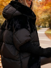 Women's Relaxed-fit New Patchwork Coat with Hooded Design, Dropped Shoulders, Plush Fabric, and Concealed Front Zip Fastening. Ideal for Winter Leisure Wear, Street Style Outfits, and Everyday Outings.