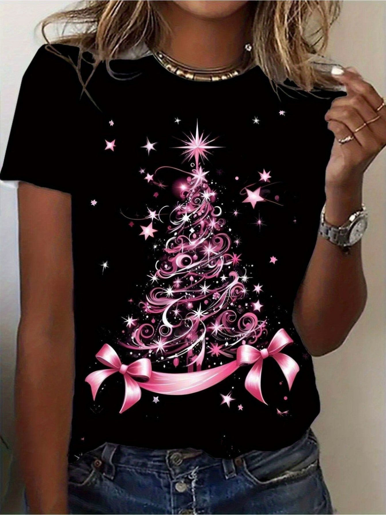 A Stylish Black Short-Sleeve Crewneck T-Shirt Featuring an Adorable Pattern. It'S Machine Washable, Perfect for Festive Gatherings, Suitable for All Seasons, And Made from Non-Transparent Fabric