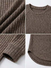Ladies' Basic Long-Sleeve Sweater, Loose-Fit Top with Elegant Crew Neck.