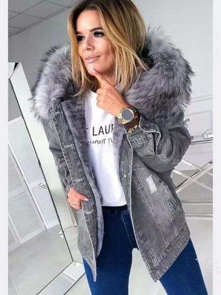 A New Stylish Denim Jacket Women's Wear in Autumn and Winter Autumn and Winter Fashion Women's Clothing Is Comfortable, Elegant, Street-style and Stylish for Casual Attire