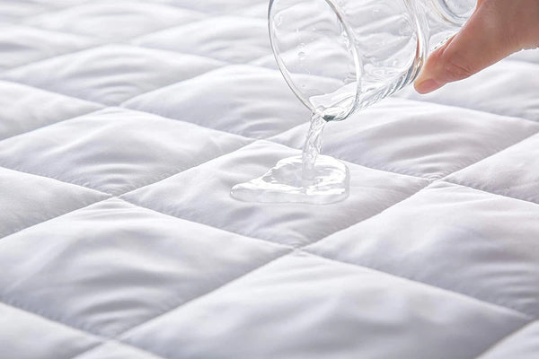4B Quilted Waterproof Mattress Protector Extra Deep 30cm with Quilted Top Layer and All-Around Elastic, Designed for Stable Mattress Fit and Easy Maintenance, Suitable for Home Use, Guest Rooms and Let Properties, Available in Single Small Double 4FT Doub
