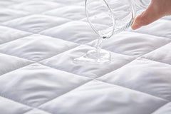 4B Quilted Waterproof Mattress Protector Extra Deep 30cm with Quilted Top Layer and All-Around Elastic, Designed for Stable Mattress Fit and Easy Maintenance, Suitable for Home Use, Guest Rooms and Let Properties, Available in Single Small Double 4FT Doub