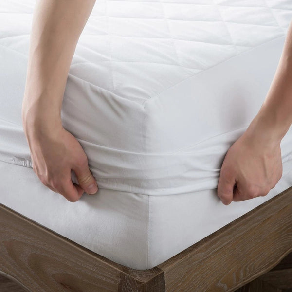 4B Quilted Waterproof Mattress Protector Extra Deep 30cm with Quilted Top Layer and All-Around Elastic, Designed for Stable Mattress Fit and Easy Maintenance, Suitable for Home Use, Guest Rooms and Let Properties, Available in Single Small Double 4FT Doub