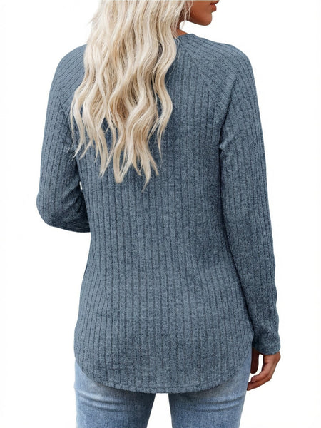 Ladies' Basic Long-Sleeve Sweater, Loose-Fit Top with Elegant Crew Neck.