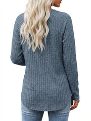Ladies' Basic Long-Sleeve Sweater, Loose-Fit Top with Elegant Crew Neck.