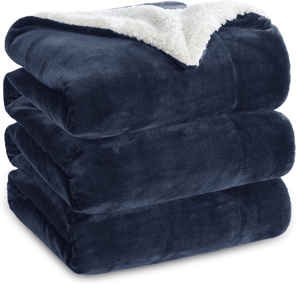 Bedsure Sherpa Fleece Throw Blanket - Fluffy Microfiber Solid Blankets for Bed and Couch Double/Twin Size, Silver Grey, 150X200Cm