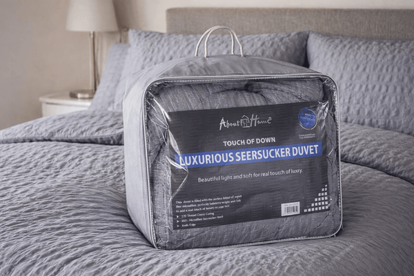 Luxury Washed Microfibre Seersucker Comforter Duvet Quilt – Soft & Lightweight All Season Bedding – White & Grey – Single, Double & King Size