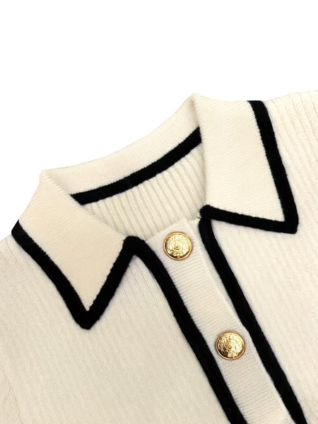 Women's Pullover Sweater for Autumn/Winter, Can Be Worn as an Inner or Outer Layer, Comfortable, Warm, Elegant, and Features a Spicy Design with a Spliced Lapel and Exquisite Metal Buttons. Suitable for Commuting, Dates, and Valentine's Day