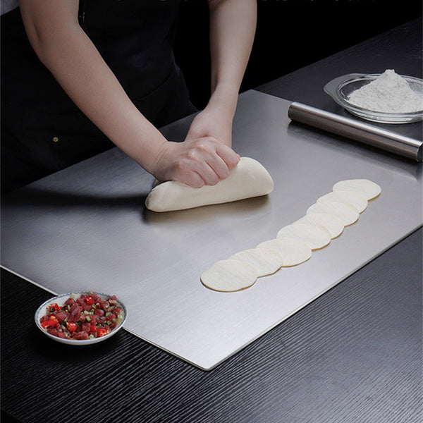 Medium/Large/Extra-Large Stainless Steel Chopping Board, thickened one-piece construction, designed for kitchen tasks. Suitable for vegetable preparation, pizza and cake bread kneading, and fruit processing. Freestanding food preparation surface and knead