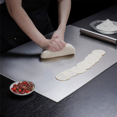 Medium/Large/Extra-Large Stainless Steel Chopping Board, thickened one-piece construction, designed for kitchen tasks. Suitable for vegetable preparation, pizza and cake bread kneading, and fruit processing. Freestanding food preparation surface and knead