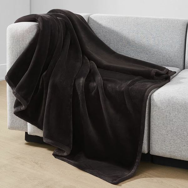 Coco Plush Throw in 4 Colors, 152 X 177 Cm