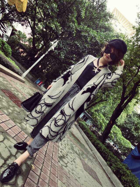 Women'S Abstract Batwing Sleeve Cardigan Sweater - High Neck & Contrast with Greyish- Tones, Mid-Length Casual Winter Fall Jacket, Cozy Character Pattern Design for Layering, Semi-Formal & Casual Attire, Cardigan Sweaters for Women