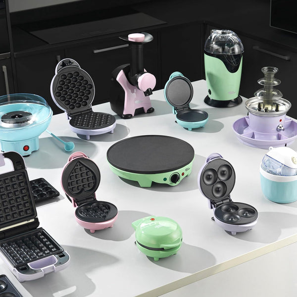 Giles & Posner EK2641GSBL Candy Floss Maker – Cotton Candy Sweet Machine, Retro Carnival Funfair Style Machine for Kids, Parties, Home, Fun Snacks Treat Maker, Portable, Includes Candy Sticks, Blue