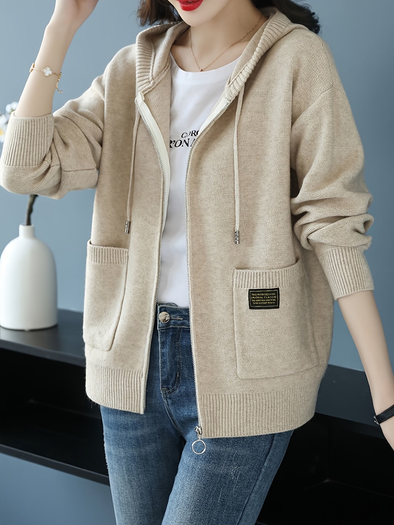 Women's New Fashionable Hooded Sweater, Outerwear with Hood, Cashmere Cardigan Autumn Wear, Drawstring Hood Design, Loose Fit, Cashmere Fabric Texture, Suitable for Women Who Pursue Comfort, Fashion and Warmth.