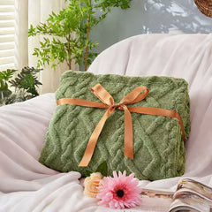 A Plush And Comfortable Velvet Throw, Perfect for Any Season, This Durable And Reversible Blanket Makes an Excellent Gift. It'S Versatile And Cozy, Ideal for Use on a Couch, Sofa, in The Bedroom, Living Room, Or Office