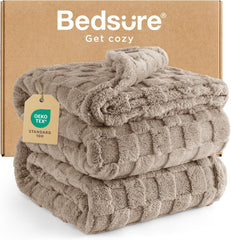Bedsure Fleece Throw Blanket for Sofa - Fluffy Cosy Warm Blankets for Bed, Soft Cute Single Throw Gifts for Women and Girls, off White, 130X170 Cm
