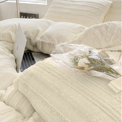 3pcs Faux Rabbit Plush Bedding Set, Soft Fluffy Comfortable Thicken Warm Autumn-Winter Duvet Cover & Pillowcase Set, Machine Washable, Ideal for Hotel, Guest Room, Bedroom, Home Use,Christmas Presents, Single/Double/King/Super King Size (1*Duvet Cover + 2