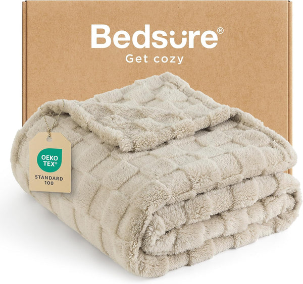Bedsure Fleece Throw Blanket for Sofa - Fluffy Cosy Warm Blankets for Bed, Soft Cute Single Throw Gifts for Women and Girls, off White, 130X170 Cm