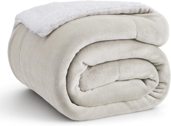Bedsure Sherpa Fleece Throw Blanket - Fluffy Microfiber Solid Blankets for Bed and Couch Double/Twin Size, Silver Grey, 150X200Cm