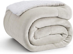 Bedsure Sherpa Fleece Throw Blanket - Fluffy Microfiber Solid Blankets for Bed and Couch Double/Twin Size, Silver Grey, 150X200Cm