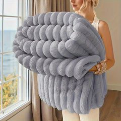 1pc Thickened Blanket Soft And Comfortable Faux Rabbit Hair Reversible Blanket Thermal Blanket Nap Blanket Air Conditioning Blanket Office Outdoor Camping Gift Blanket Perfect for All Seasons