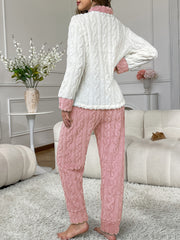 Autumn and Winter New Women's Long-Sleeve Robe Set with Embroidered Bear Pocket Design, Warm and Comfortable Loose-Fit Casual Home Wear