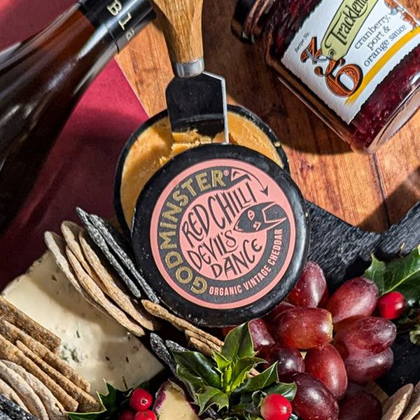 IMP & MAKER Perfect Christmas Pairing Cheese Board and Wine Hamper
