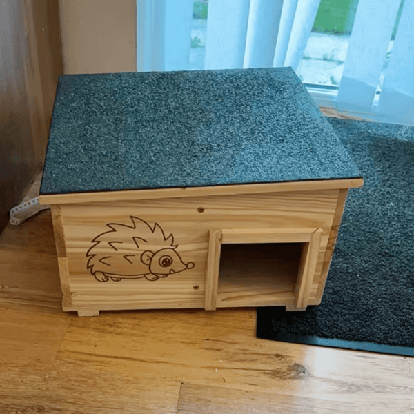 Wooden Hedgehog House: Hedgehog Hamster Habitat Shelter House Garden Nature Hibernation Feeding Box with Removable Roof